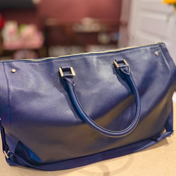 HOOK & ALBERT GARMENT WEEKENDER - Picture 3 of 15